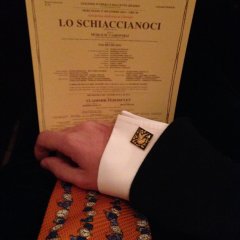 Lo Schiaccianoci con cravatta Roberta Di Camerino e i gemelli "Toledo" vintage