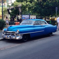Bellissima macchina blu